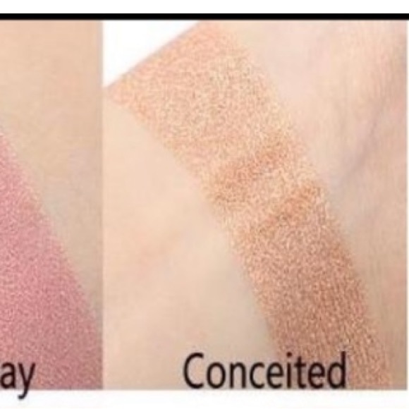 Diamond Glow Powder Highlighter ✨ - Picture 7 of 8